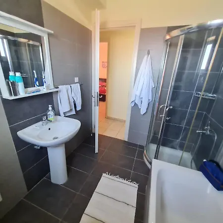 Breathtaking Sea And Mountain Views With Private Pool, Peace Full Relaxing With Wifi Near Shops And Restaurants 别墅 Kefalas