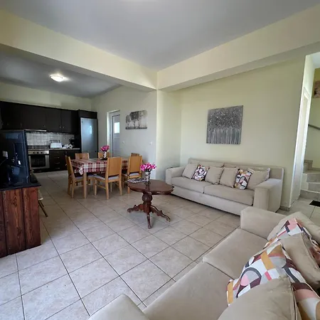 Breathtaking Sea And Mountain Views With Private Pool, Peace Full Relaxing With Wifi Near Shops And Restaurants Kefalas