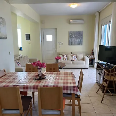 Breathtaking Sea And Mountain Views With Private Pool, Peace Full Relaxing With Wifi Near Shops And Restaurants فيلة Kefalas