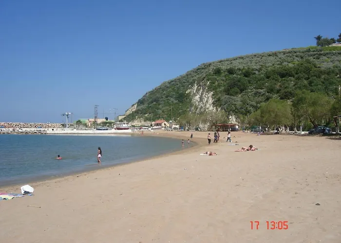 Breathtaking Sea And Mountain Views With Private Pool, Peace Full Relaxing With Wifi Near Shops And Restaurants