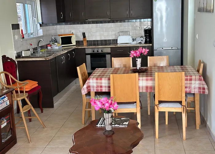 Breathtaking Sea And Mountain Views With Private Pool, Peace Full Relaxing With Wifi Near Shops And Restaurants Kefalas