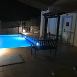 Breathtaking Sea And Mountain Views With Private Pool, Peace Full Relaxing With Wifi Near Shops And Restaurants *