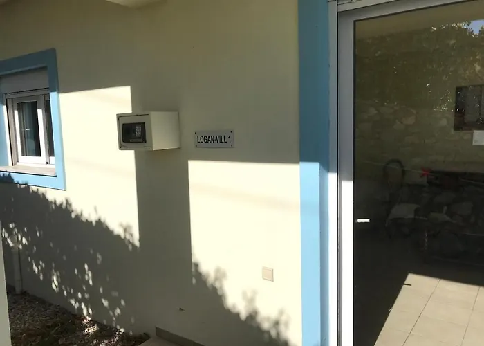 Villa Tranquil Vista Villa: Seaside Retreat With Private Pool Kefalas