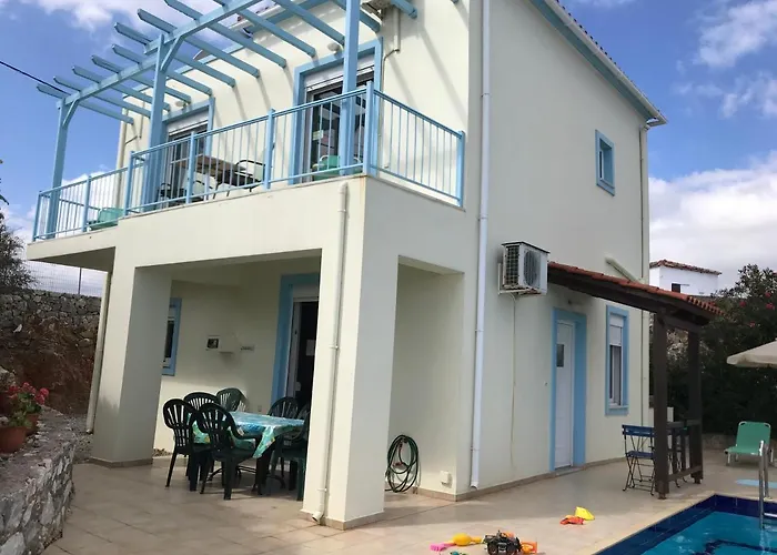 Villa Tranquil Vista Villa: Seaside Retreat With Private Pool