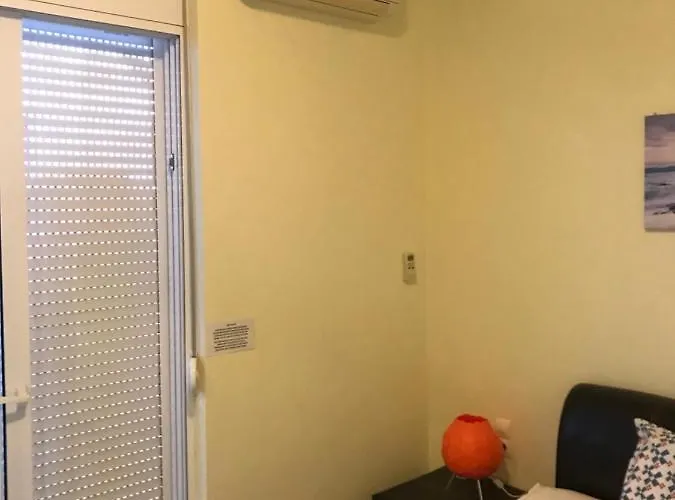 Tranquil Vista Villa: Seaside Retreat With Private Pool *