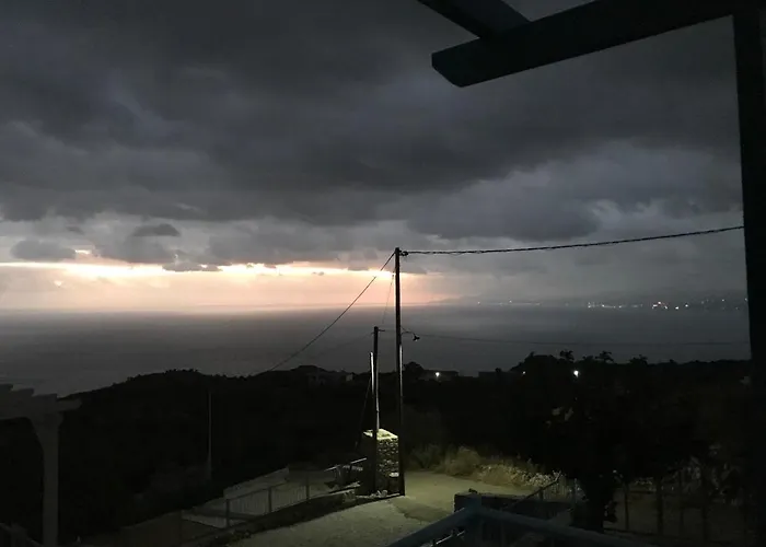 Tranquil Vista Villa: Seaside Retreat With Private Pool