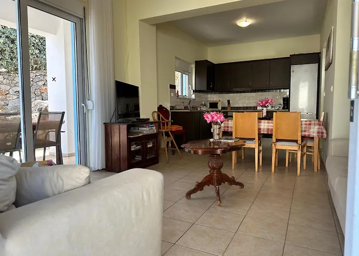 Villa Tranquil Vista Villa: Seaside Retreat With Private Pool